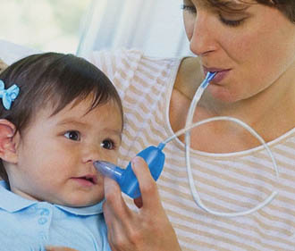 Промывание носа детям 2. Для промывания носа для детей. Промывание носа ребенку 3 года. Промывание носа ребенку 2 года. Промывание носа детям до года.